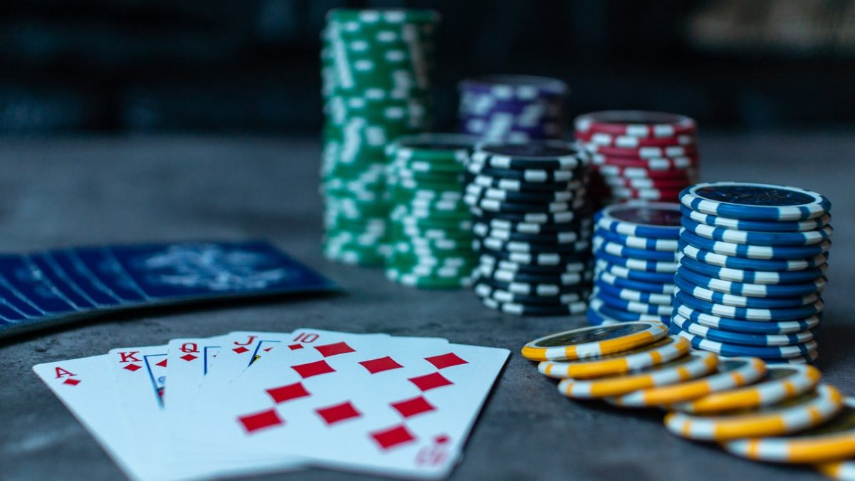 4 important reasons for you to select online poker games